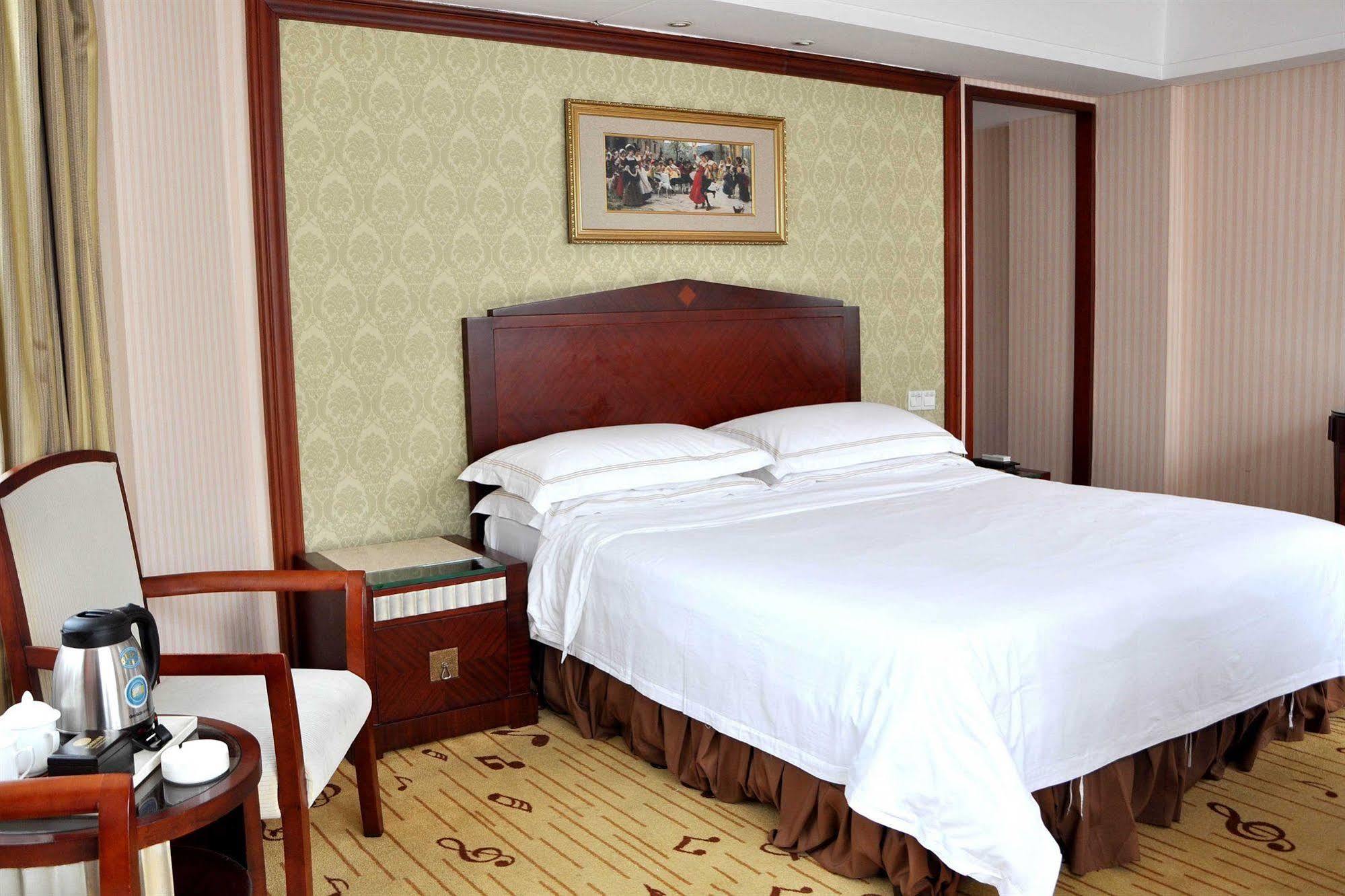 Vienna Hotel Гуанчжоу Экстерьер фото
